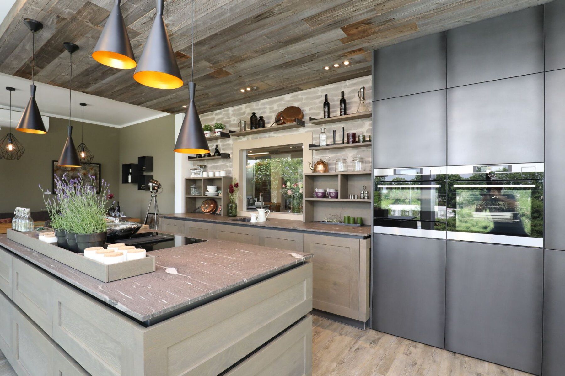 Landhausküchen aus Baden bei Wien, Wiener Neustadt, Leobersdorf,